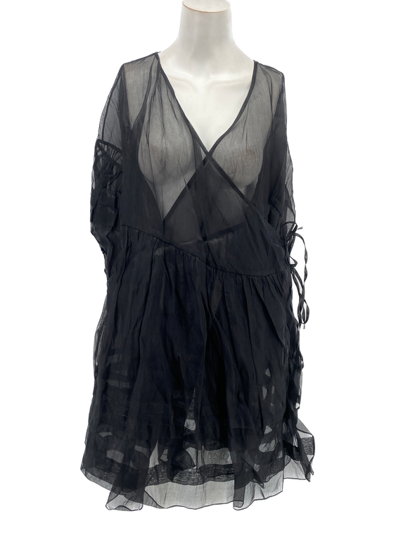 Robe noire transparente