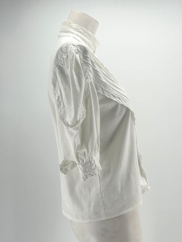 Chemise blanche à dentelle