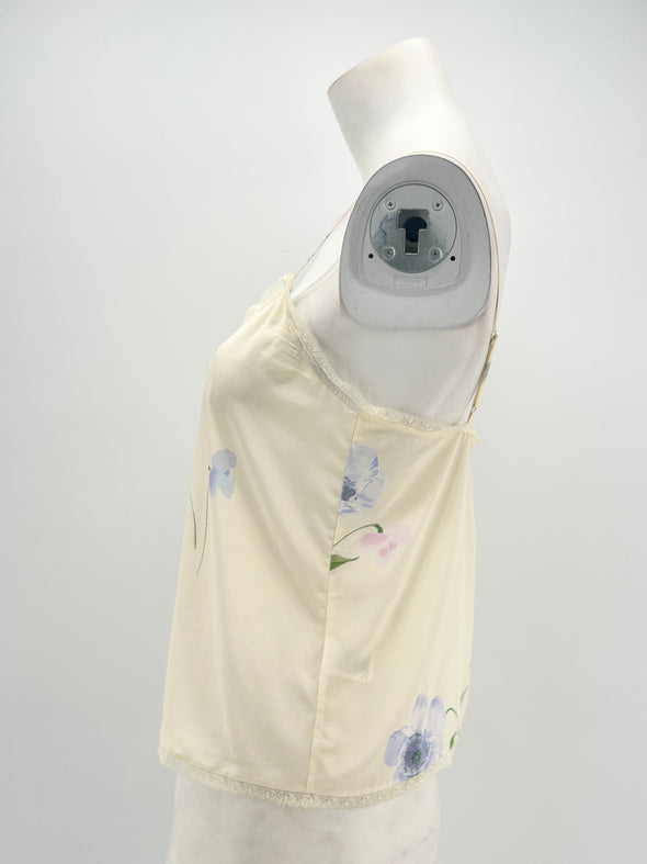 Top en soie beige à motif floral