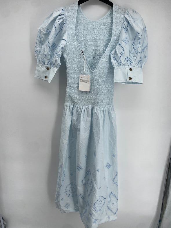 Robe longue broderie anglaise