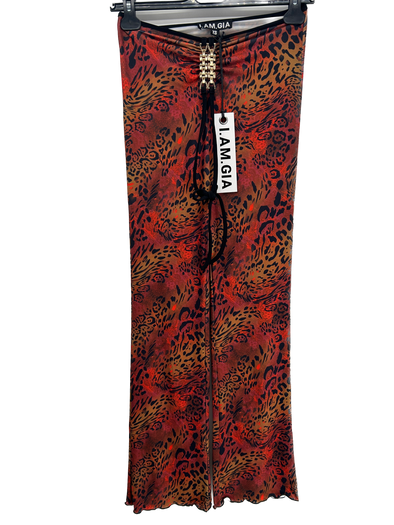Pantalon imprimé léopard rouge et marron