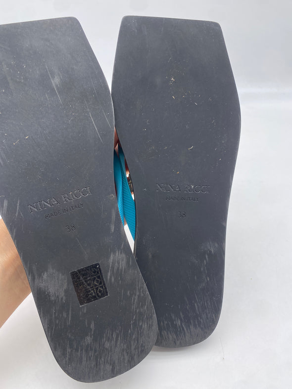 Tongs bleues