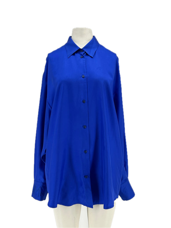 Chemise en soie bleue