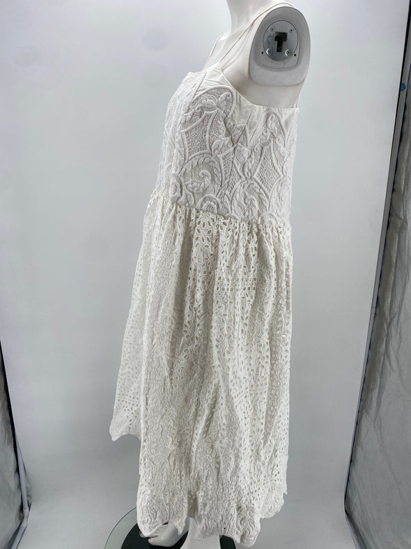 Robe blanche à fines bretelles
