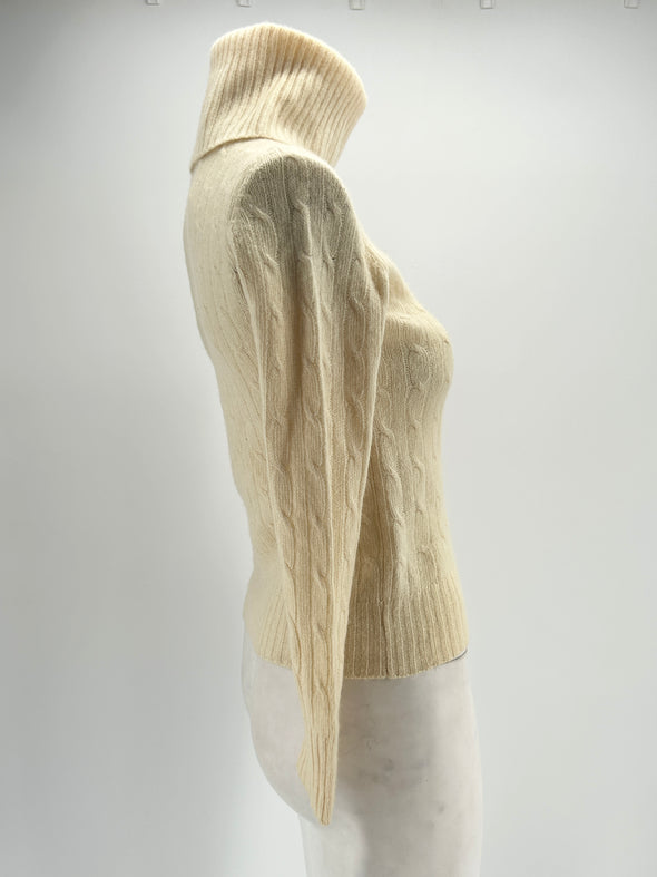 Pull beige à col roulé en cachemire