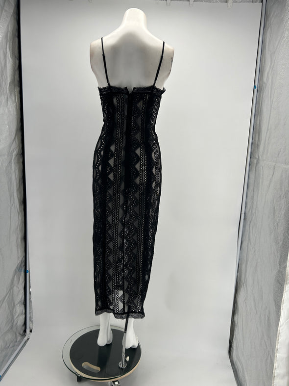 Robe transparente en dentelle