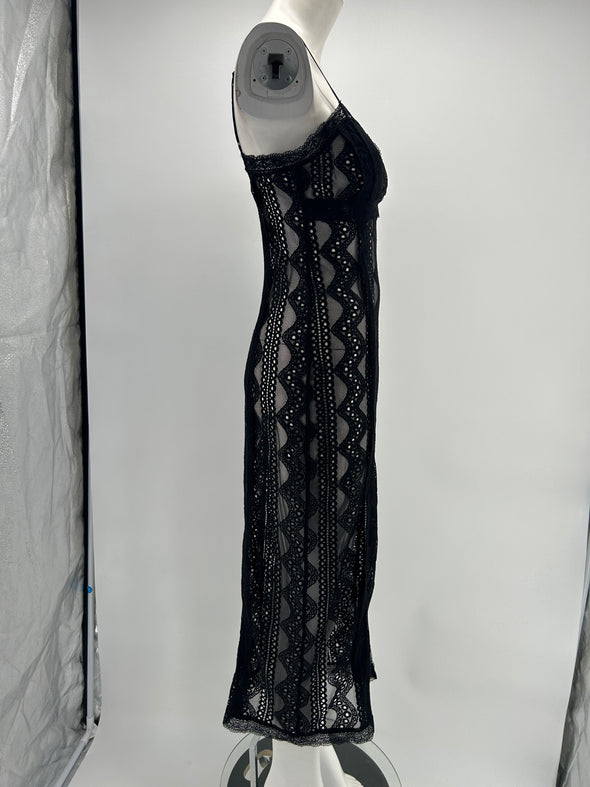 Robe transparente en dentelle