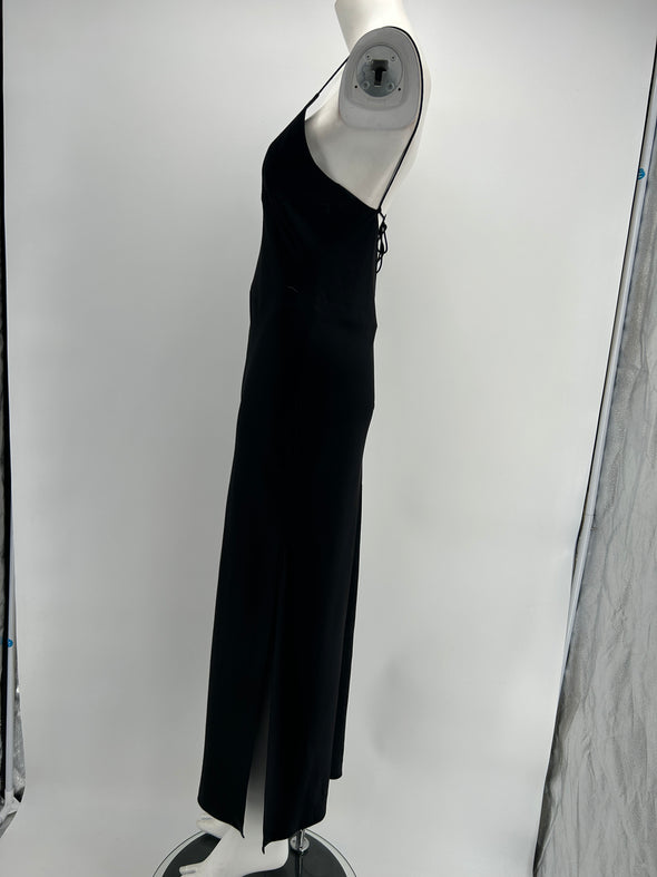 Robe longue noire en satin