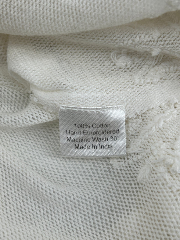 Top blanc brodé