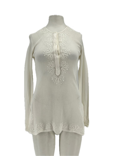 Top blanc brodé