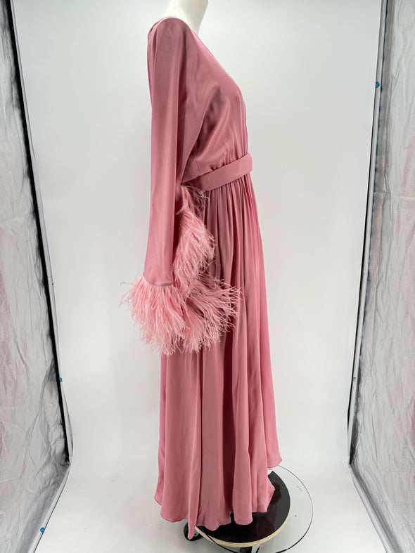 Robe longue rose à plumes