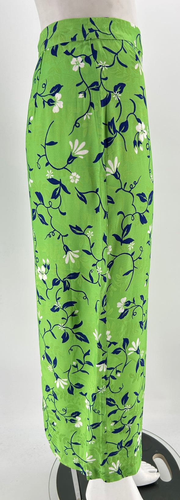 Jupe mi-longue verte à fleurs