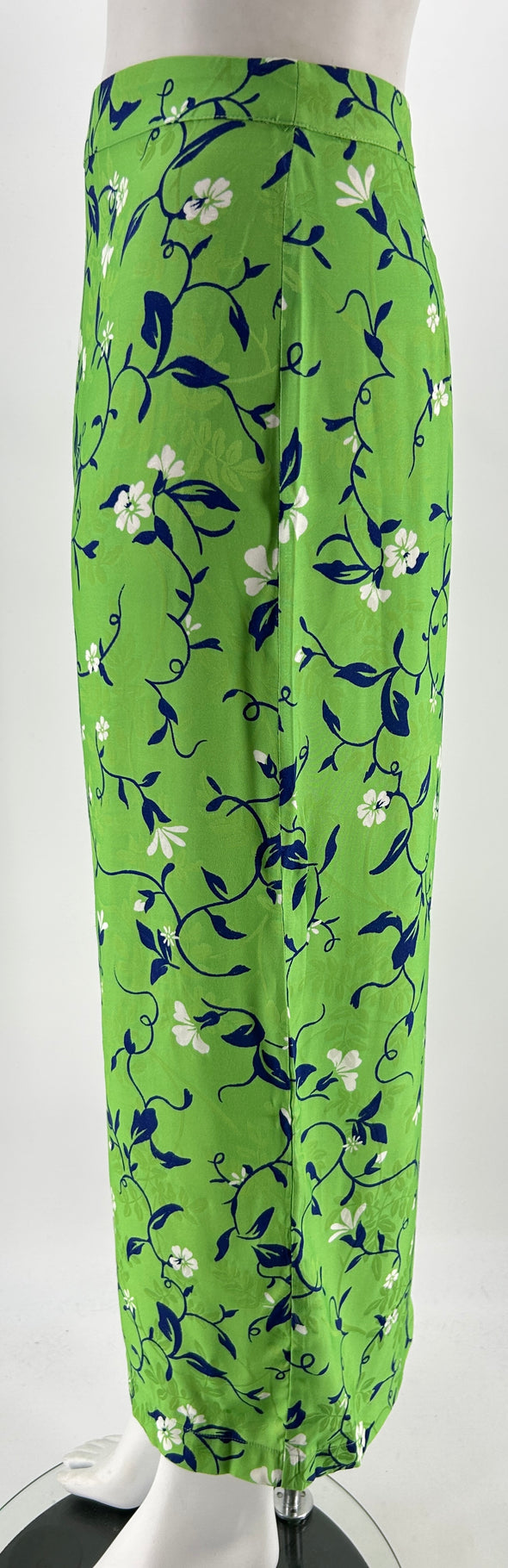 Jupe mi-longue verte à fleurs