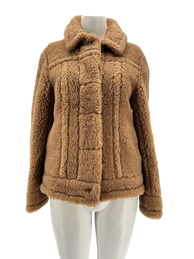 Veste marron en fourrure