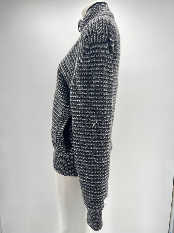 Pull noir