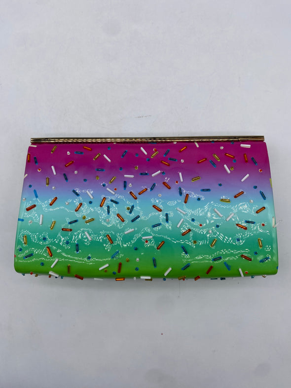 Pochette multicolore avec perles