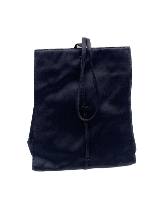Pochette satinée noire
