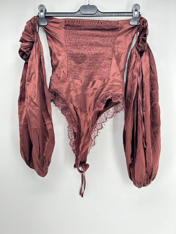 Body "Brontë" satiné marron avec dentelle