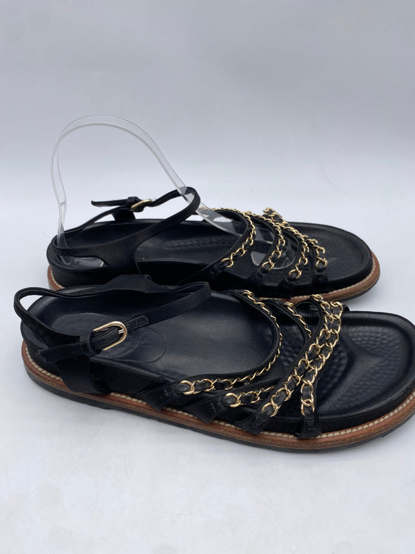 Sandales avec chaines dorées