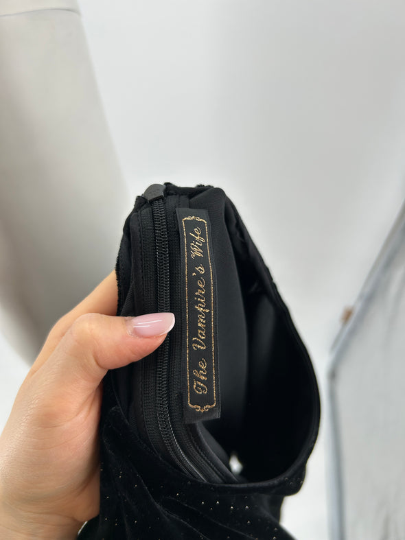 Robe en velours et paillettes