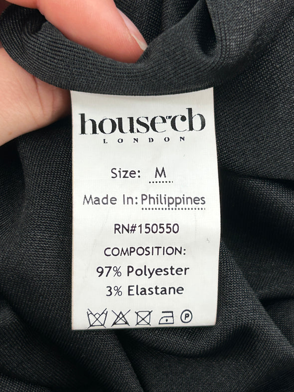 Robe noire à découpes