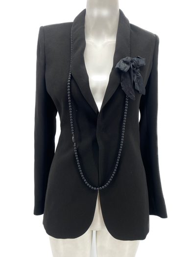 Veste noir collier perles