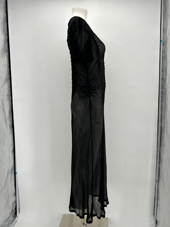 Robe noire transparente