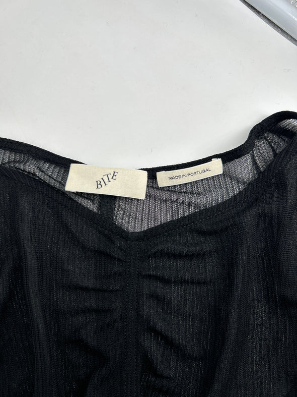 Robe noire transparente