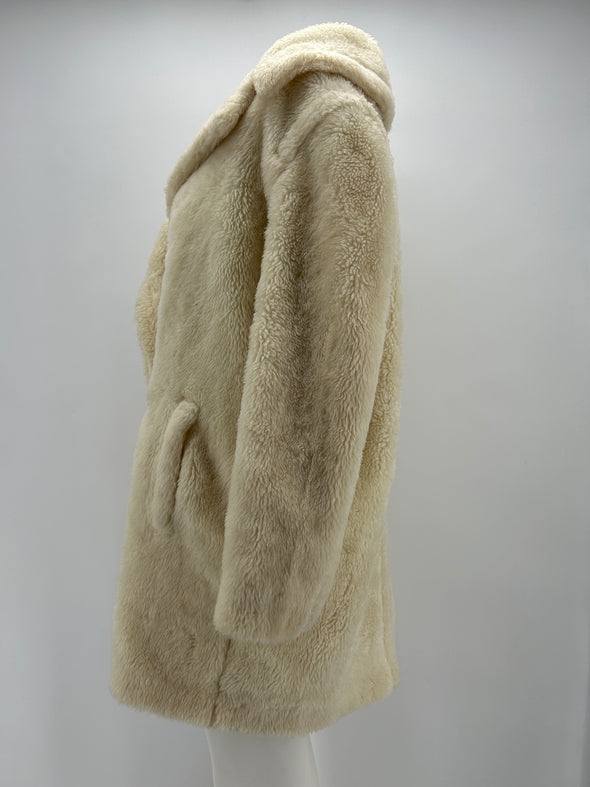 Manteau en fausse fourrure