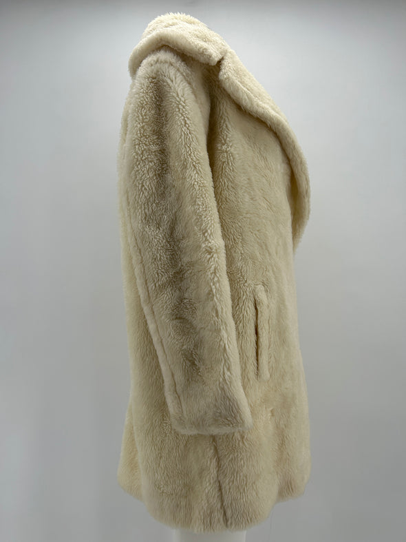 Manteau en fausse fourrure