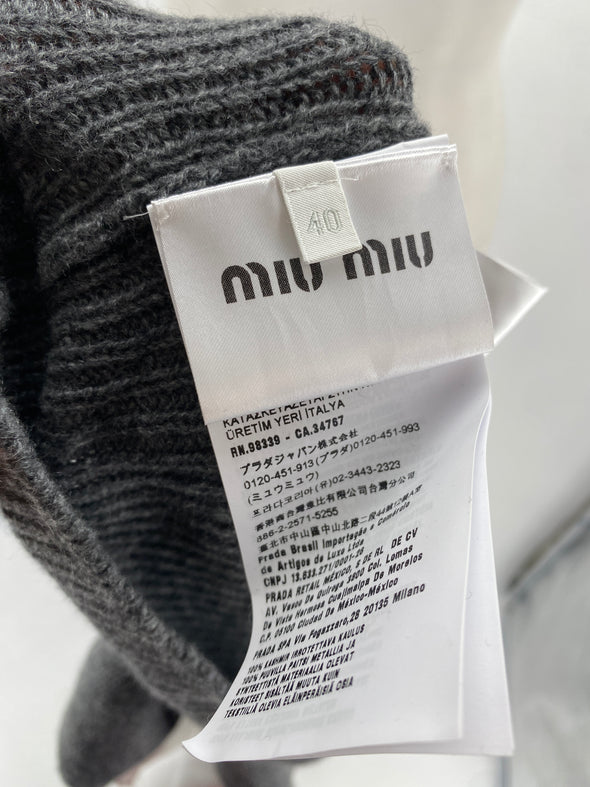 Top en cachemire gris