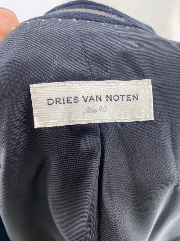 Veste en velours noir brodée