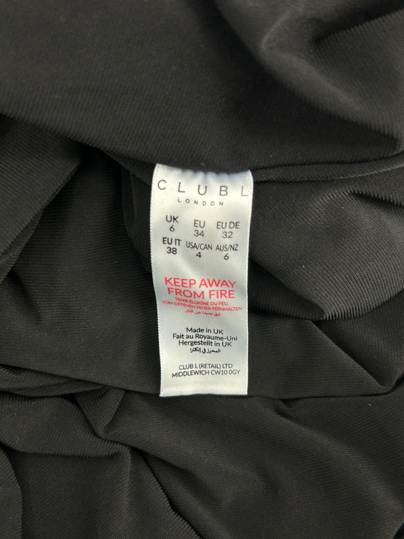 Robe à capuche noire