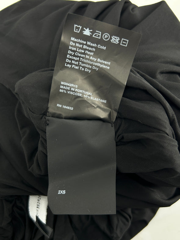 Robe plissée noire