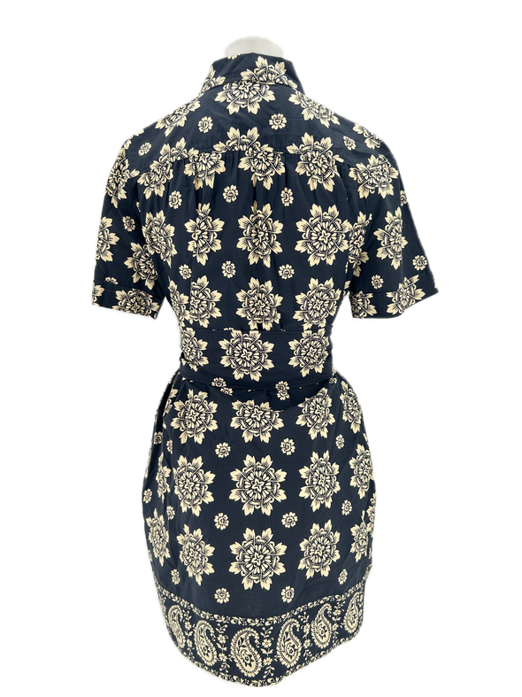 Robe noire manches courtes