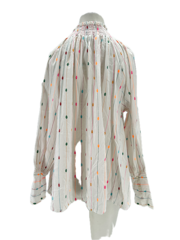 Blouse blanche à broderies