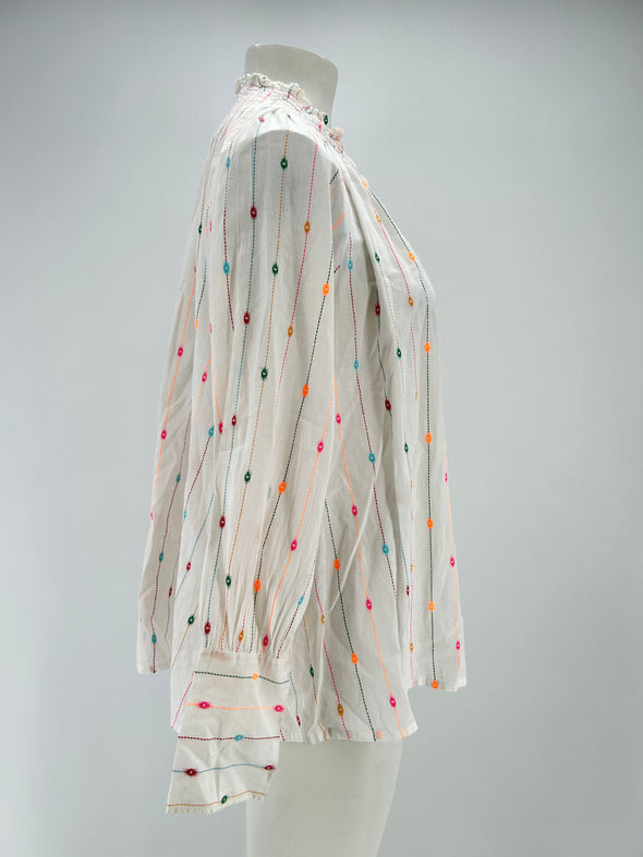 Blouse blanche à broderies