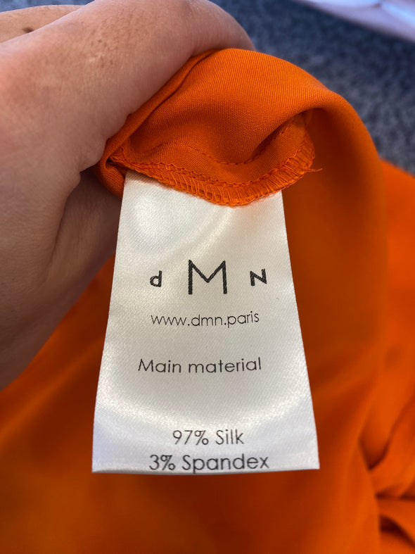 Robe orange en soie