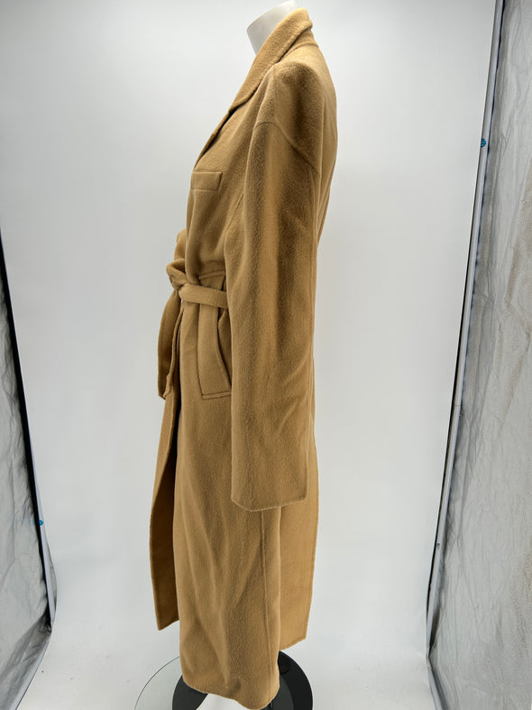 Manteau long marron avec ceinture