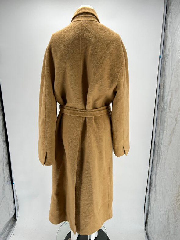 Manteau long marron avec ceinture