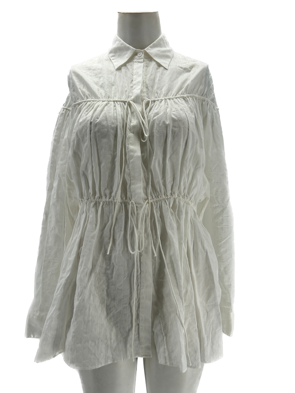 Blouse blanche à lacets