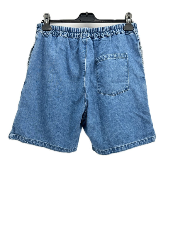 Short bleu