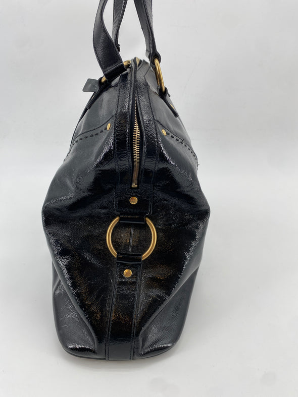 Sac à main noir en cuir verni
