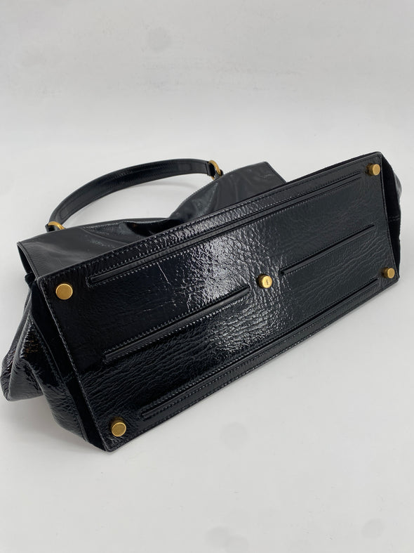 Sac noir en cuir verni