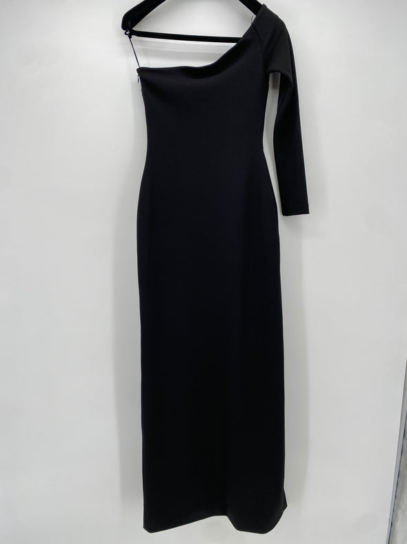 Robe noire asymétrique