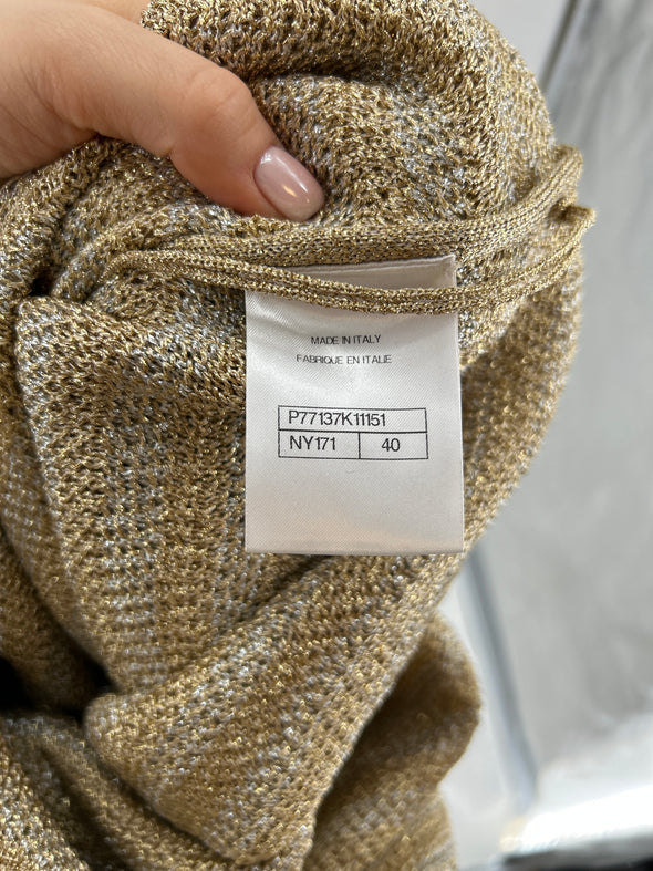 Robe en maille dorée