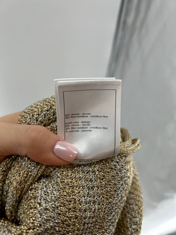 Robe en maille dorée