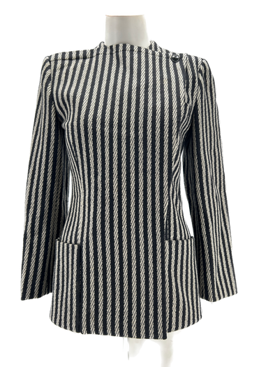 Veste en laine blanche et noire