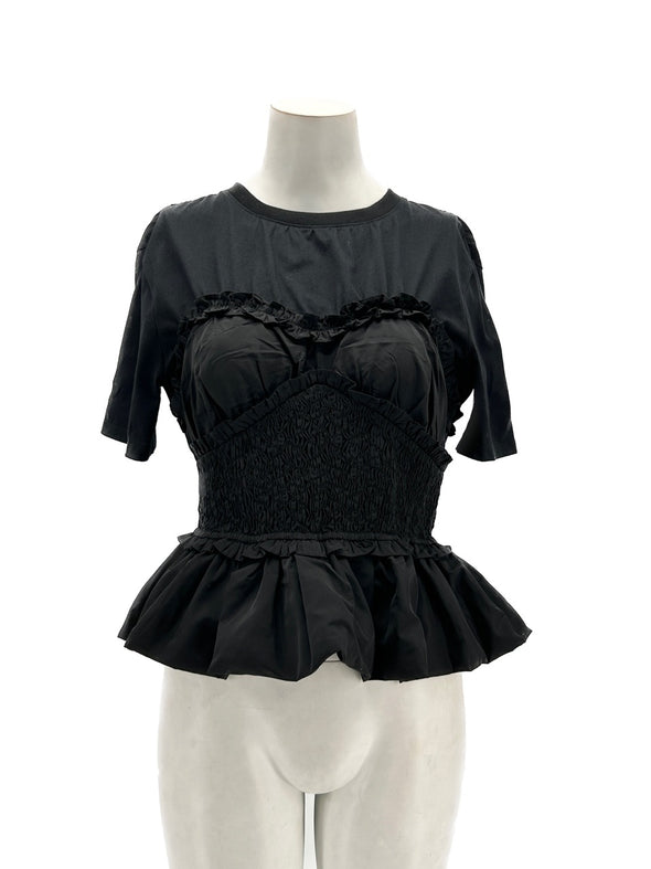 Top noir à volants