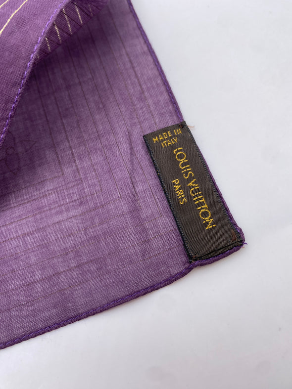 Foulard violet motif logo